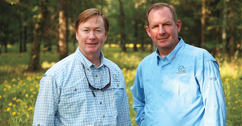 President Doug Schoenrock (right) and CEO Adam Putnam thank everyone in Team DU for supporting wetlands and waterfowl conservation during this past year.  Photo © Doug Barnes, DU