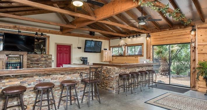 Sports Bar - Copy.jpg